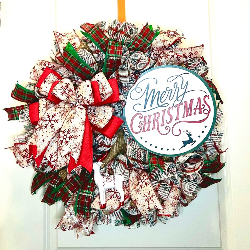 Celebrate the Christmas holidays with this Merry Christmas wreath.